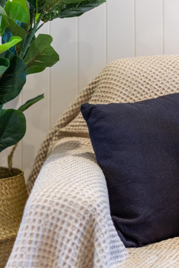 In The Heart Of It All: 2 Bed Cbd Townhouse Christchurch Exteriör bild