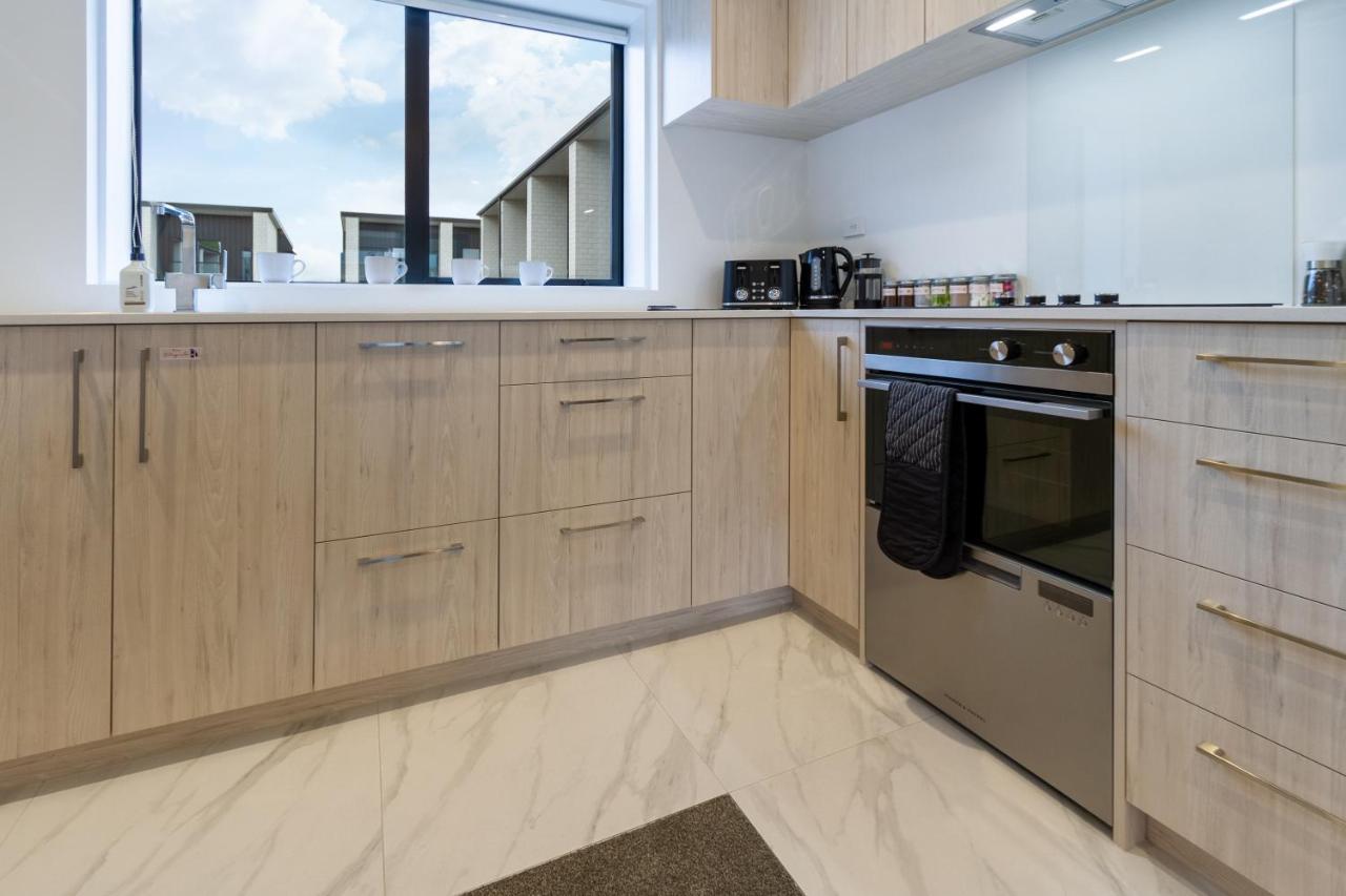 In The Heart Of It All: 2 Bed Cbd Townhouse Christchurch Exteriör bild