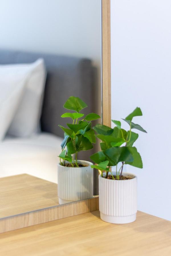In The Heart Of It All: 2 Bed Cbd Townhouse Christchurch Exteriör bild